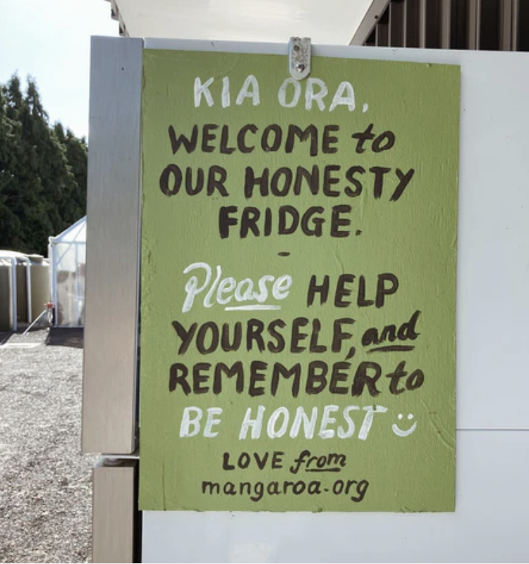 the-mangaroa-farms-honesty-fridge-02.png