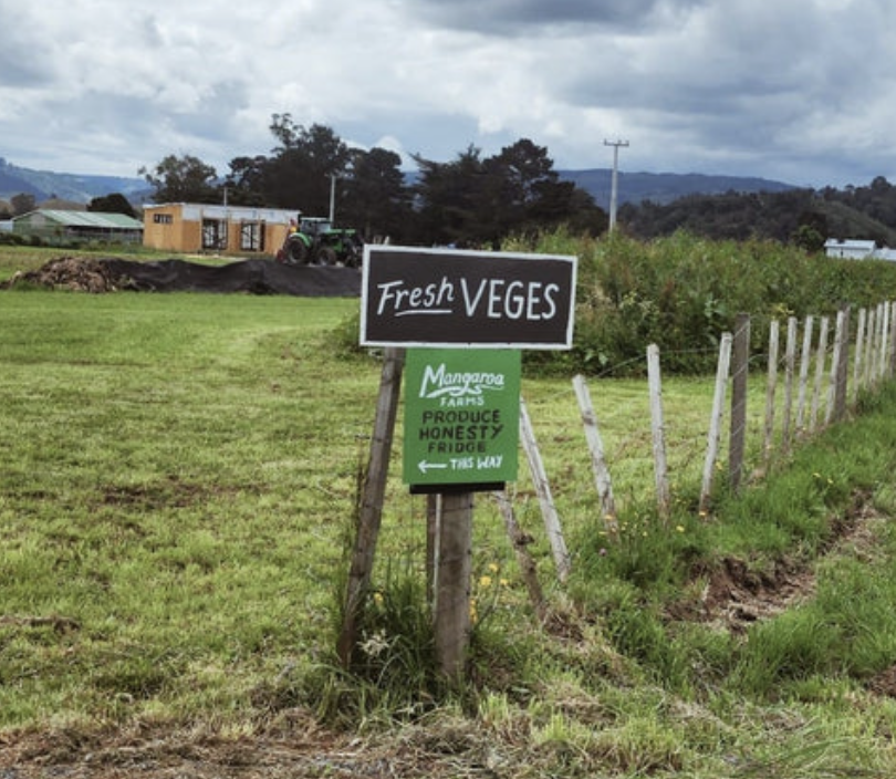 the-mangaroa-farms-honesty-fridge-03.png